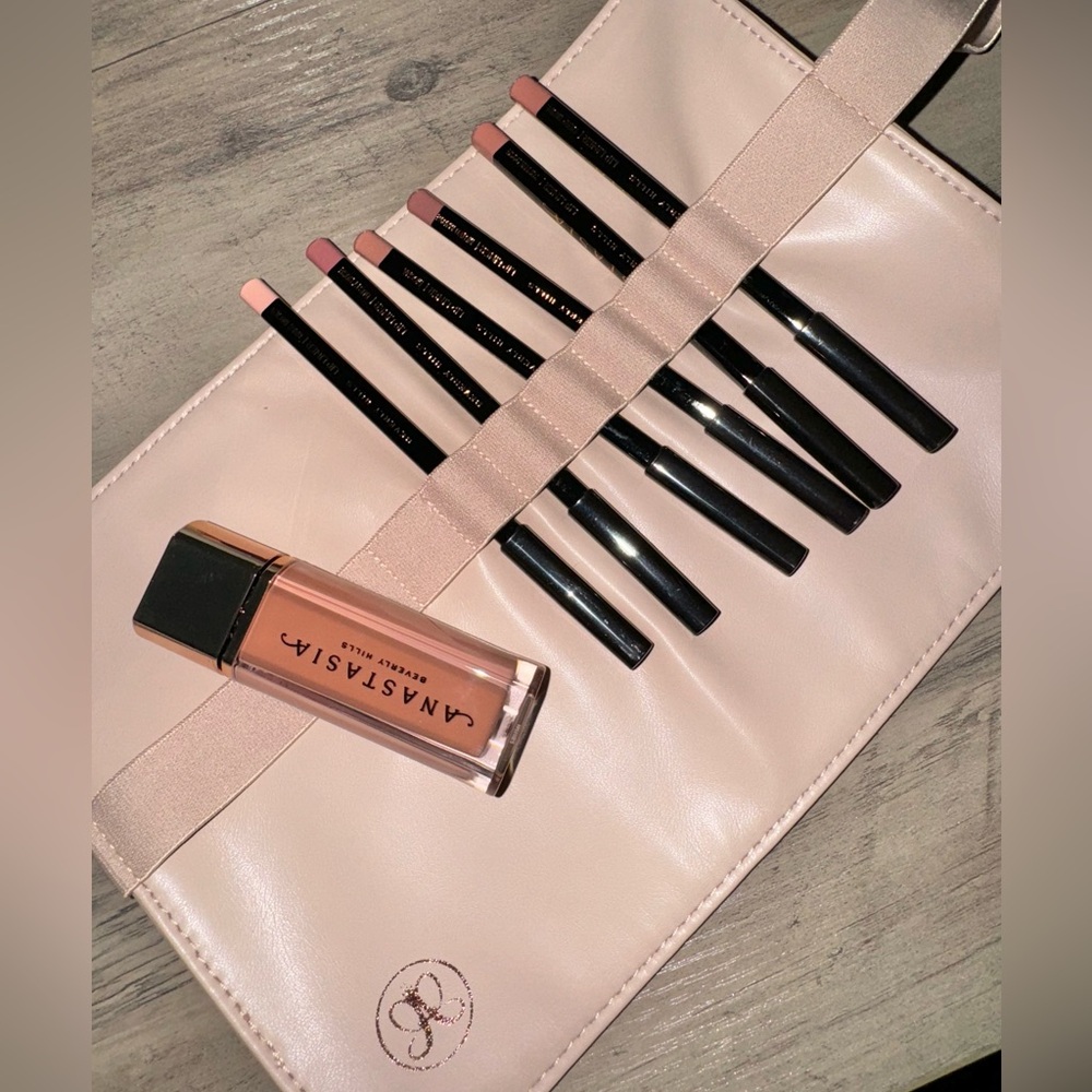 Anastasia Beverly hill lip liner